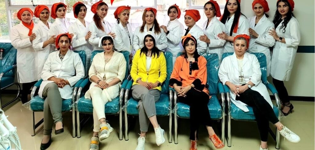 بهترین دوره آموزش کاشت ناخن در مشهد | آموزشگاه کاشت ناخن در مشهد